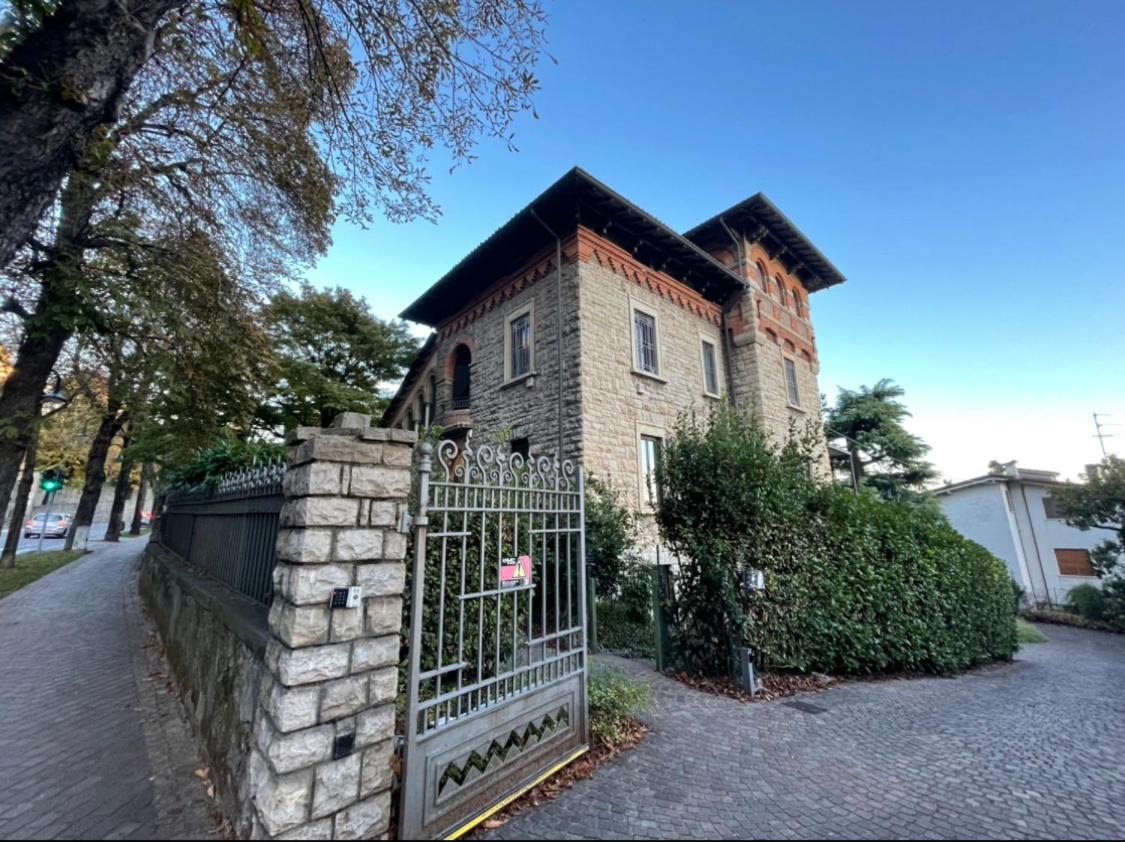 Bg Central Royal Suite Con Parcheggio - Vista Citta Alta Bergamo Buitenkant foto