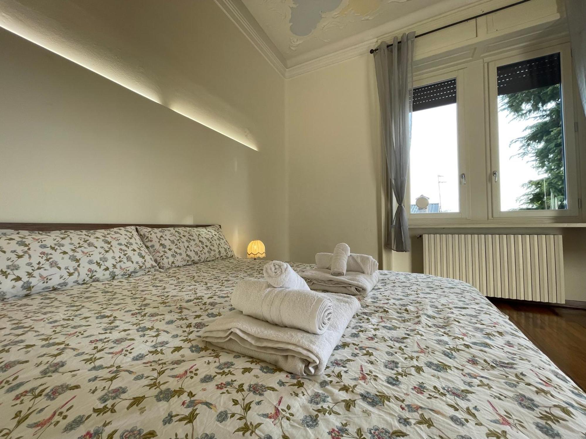 Bg Central Royal Suite Con Parcheggio - Vista Citta Alta Bergamo Buitenkant foto