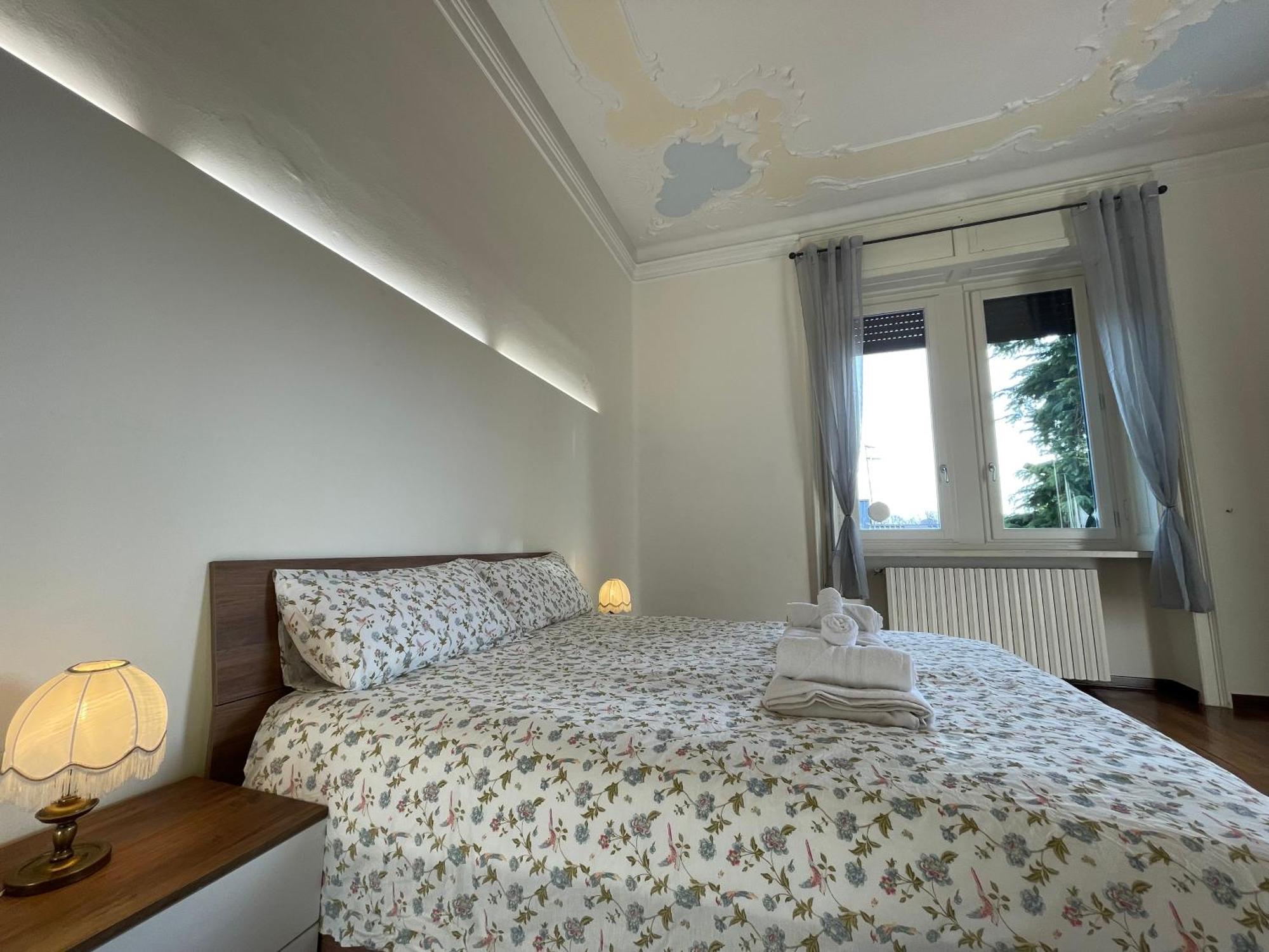 Bg Central Royal Suite Con Parcheggio - Vista Citta Alta Bergamo Buitenkant foto